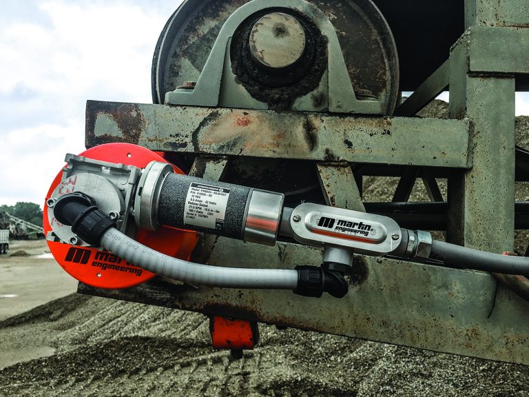 Conveyor Belt Cleaner Tensioners: Options for Safe, Efficient Operation