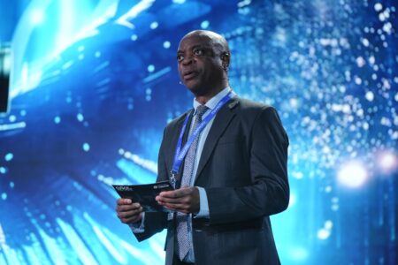 The Influence of Lifter Face Angle on Charge Characteristics Using Positron Emission Particle Tracking System (PEPT)