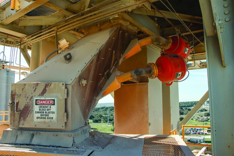 Total Discharge Clean Belt, Clear Chute